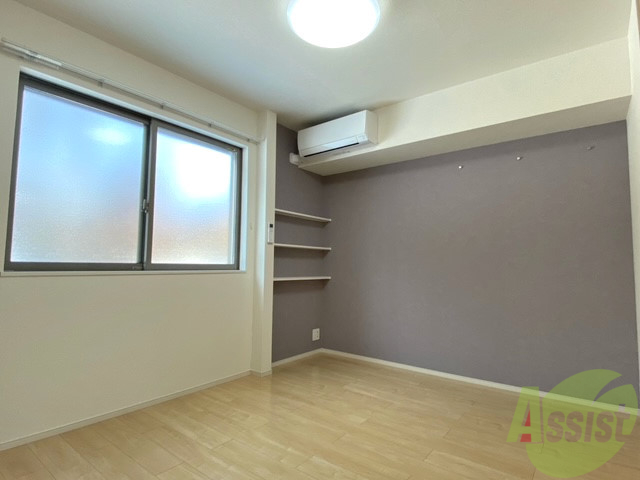 その他部屋・スペース　目覚めが良くなりそうな寝室です。壁紙が良い雰囲気出てます。