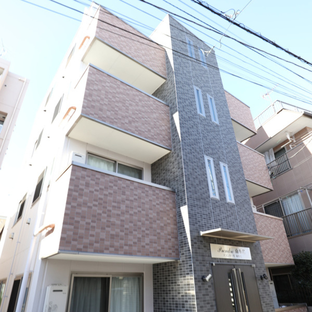 建物外観　４階建ての賃貸マンション