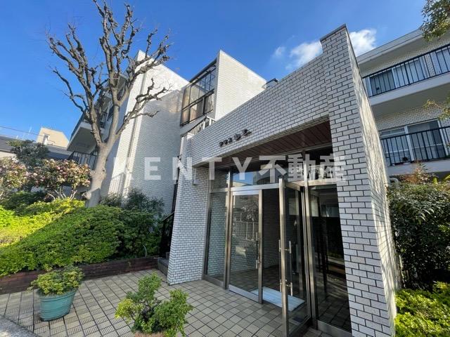 エントランス　建物の内部です