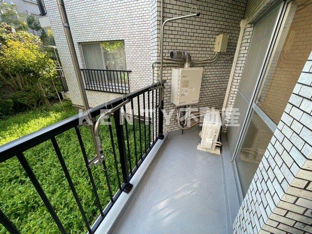 バルコニー　開放的で明るい空間を演出してくれるバルコニーです