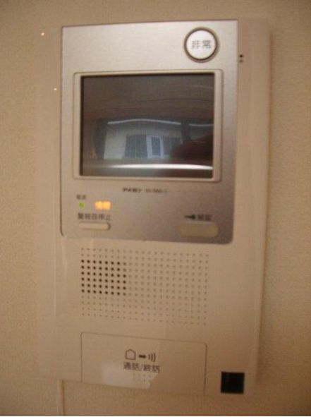 セキュリティ　モニター付きインターホンで急な来客も安心です。