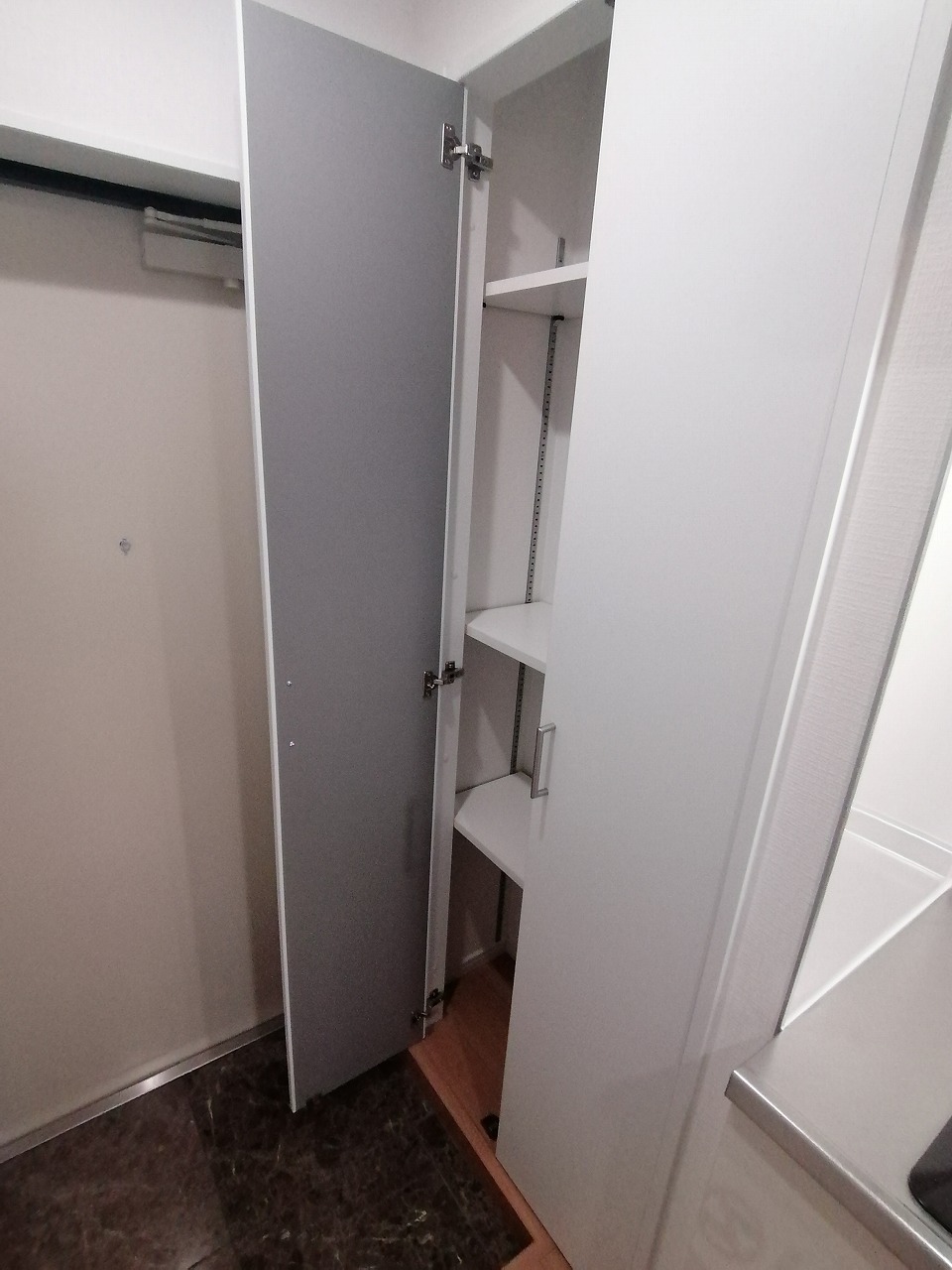 アマビーレ三鷹下連雀の玄関写真