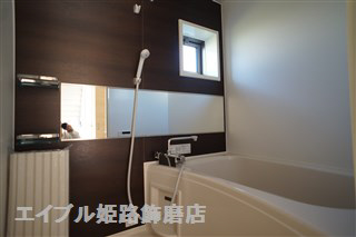 バス・シャワールーム　写真は反転のお部屋です