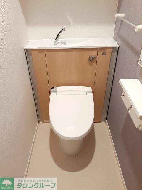 ＪＲ東海道本線 茅ケ崎駅 バス乗車時間：12分 最寄りバス停で下車 徒歩2分 3階建 築8年のトイレ写真