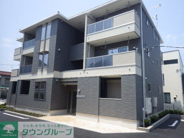 ＪＲ東海道本線 茅ケ崎駅 バス乗車時間：12分 最寄りバス停で下車 徒歩2分 築8年