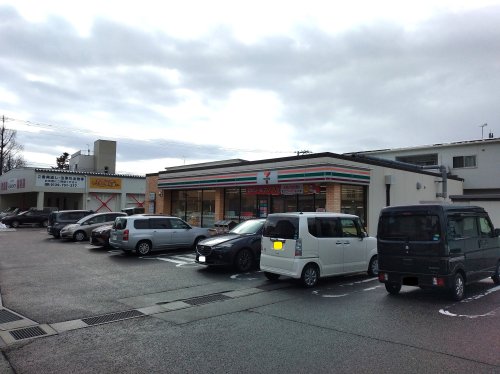 コンビニ　セブンイレブン新潟山木戸店（コンビニ）まで416m
