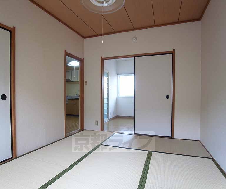 居室・リビング　明るいお部屋です