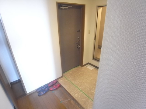 白鷹苦楽園マンションの玄関写真