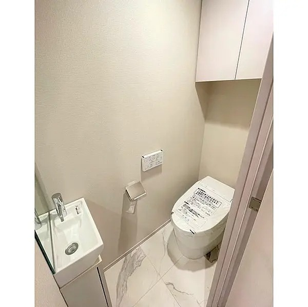 東急目黒線 不動前駅 徒歩6分 7階建 築5年のトイレ写真