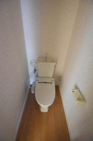 トイレ　シャワートイレ完備