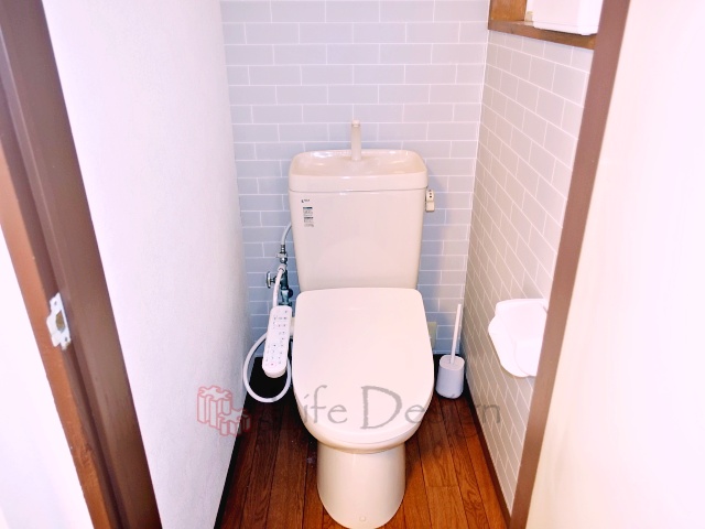 南海本線 住ノ江駅 徒歩6分 3階建 築34年のトイレ写真