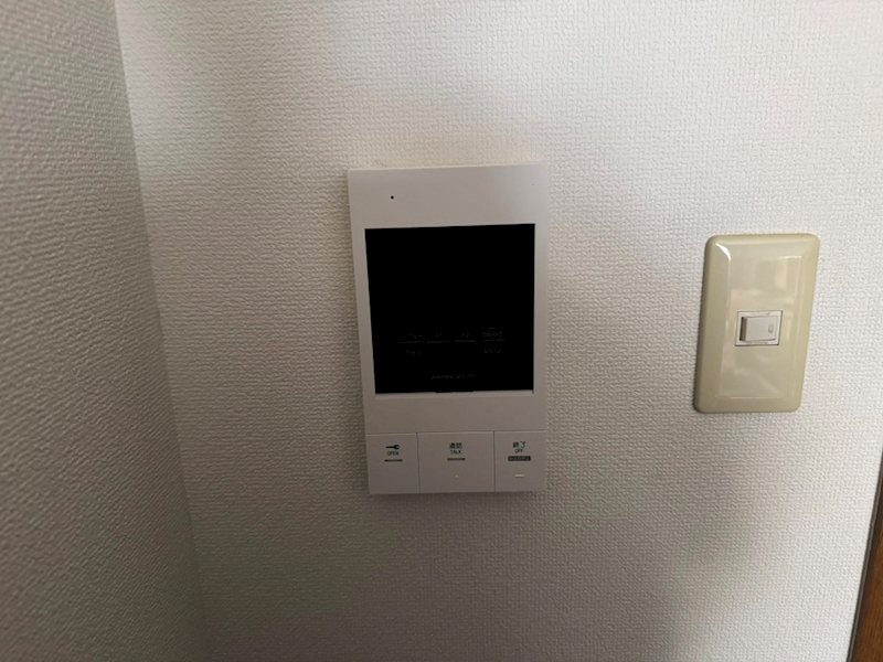 セキュリティ　同物件別号室のお写真になります（203号室）