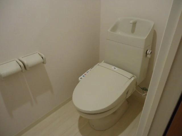 ＪＲ鹿児島本線 黒崎駅 徒歩12分 2階建 築13年のトイレ写真