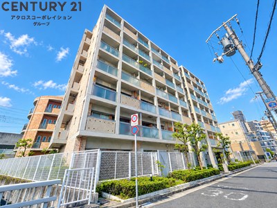 建物外観　オートロックで外部の人間が簡単に出入りできないため安心です。