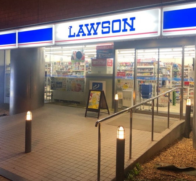 コンビニ　ローソン 高輪三丁目店（コンビニ）まで472m
