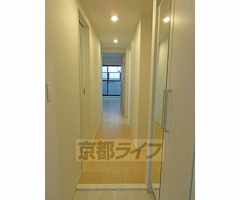 その他部屋・スペース　鏡部屋までまっすぐ！