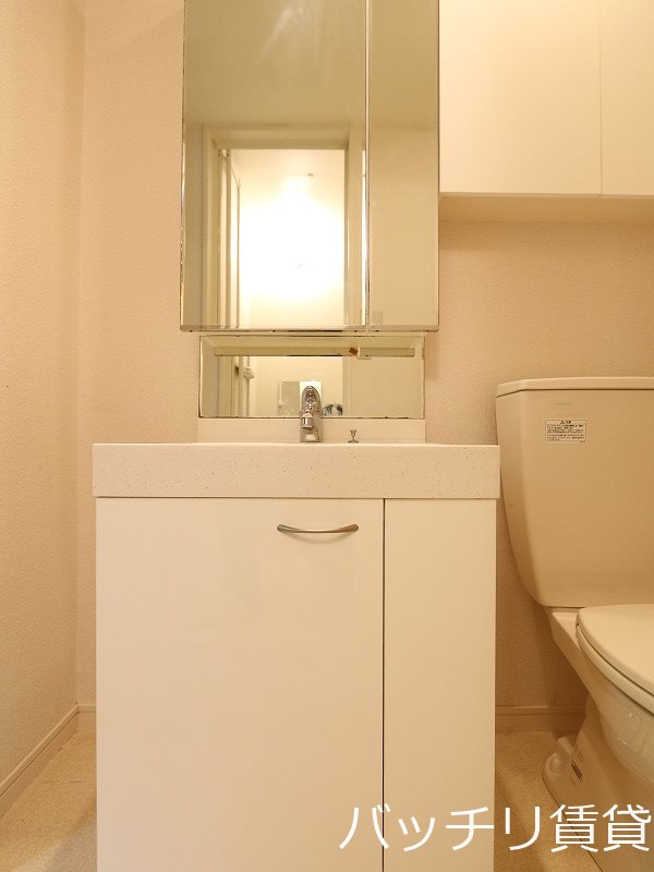 洗面設備　同型タイプの為、現状を優先致します。