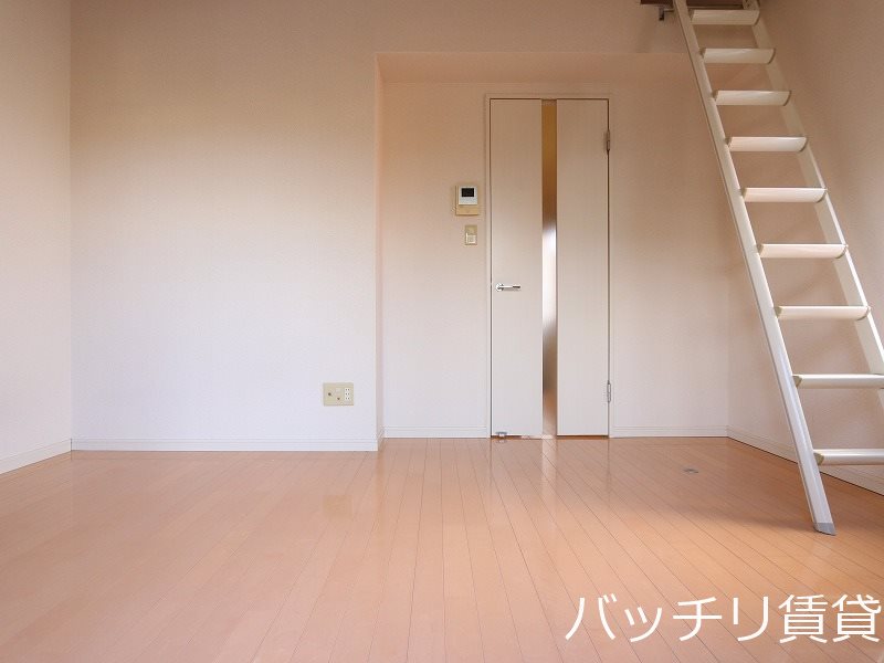 居室・リビング　同型タイプの為、現状を優先致します。
