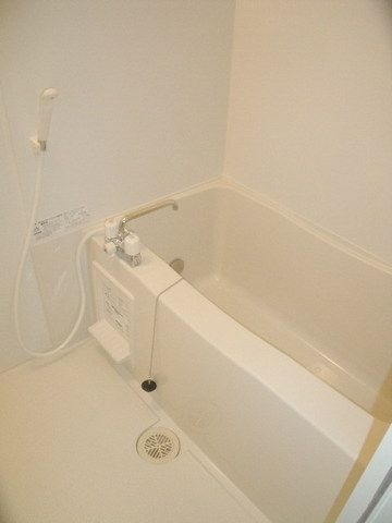 バス・シャワールーム　ゆっくり入れる浴槽です