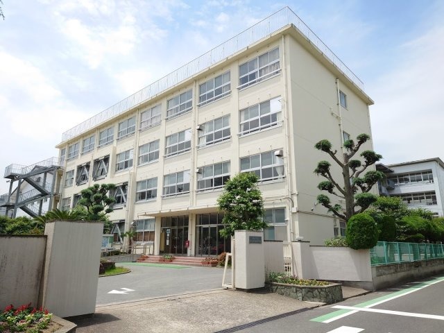 中学校　岡山市立岡山中央中学校（中学校）まで952m