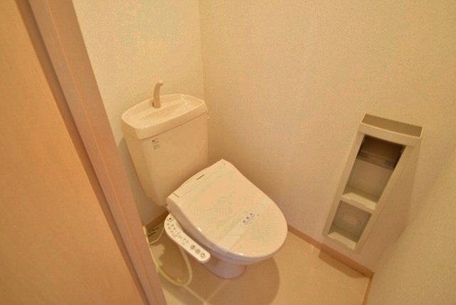 トイレ　ウォッシュレット付き