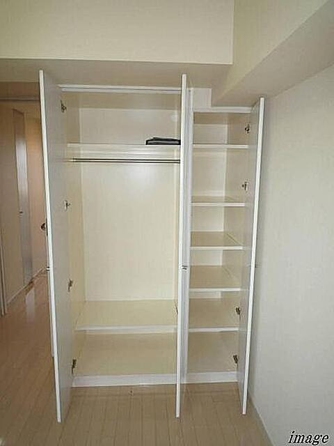 収納　（別タイプ参考写真）ガーラ文京本郷台　文京区向丘2