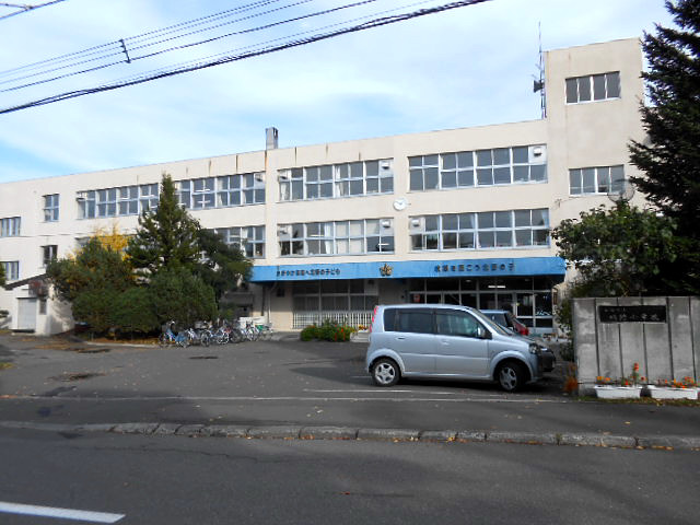 【日光ハイツの小学校】