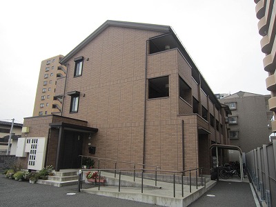 山形市本町のアパートの建物外観