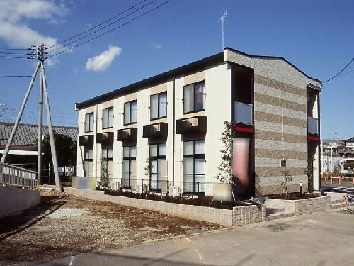 三島市萩のアパートの建物外観