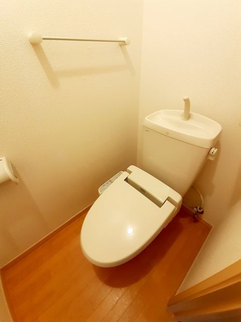 【富士宮市舞々木町のアパートのトイレ】