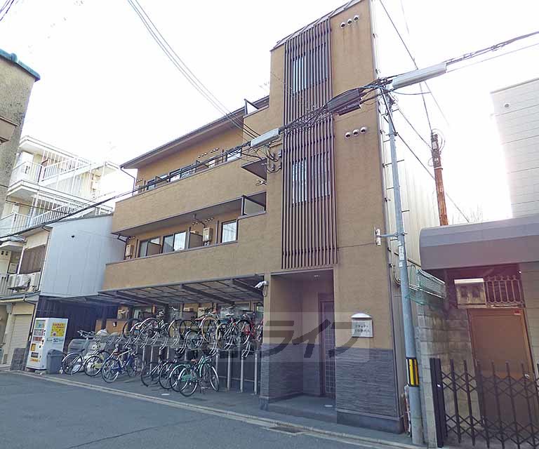 京都市上京区相生町のマンションの建物外観