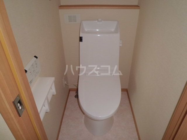 【横浜市金沢区富岡東のアパートのトイレ】