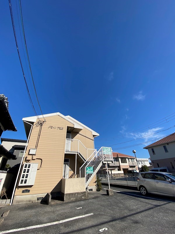 姫路市野里のアパートの建物外観