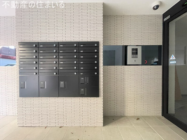 【札幌市南区澄川三条のマンションのロビー】