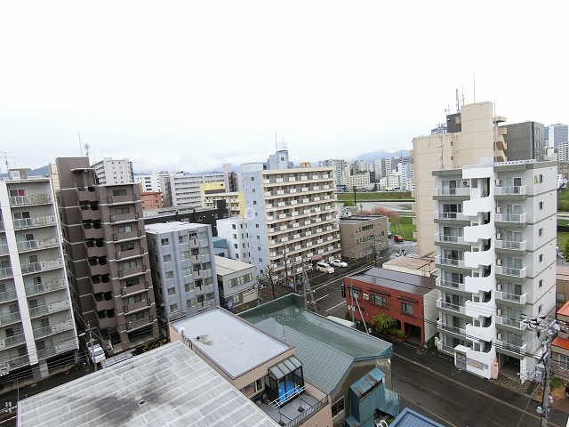 【札幌市白石区菊水一条のマンションのバルコニー】