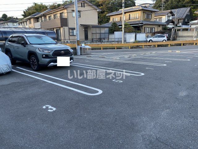 【プランドールIVの駐車場】