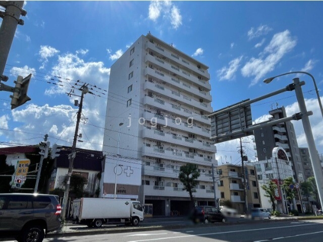 札幌市白石区菊水二条のマンションの建物外観