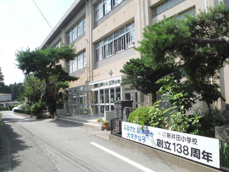 【［大東建託］リーブラＡの小学校】