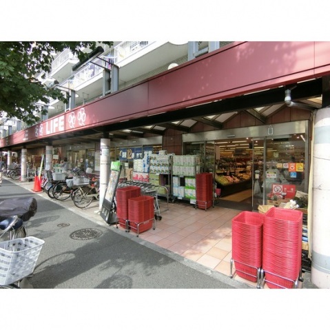 スーパー　マンション徒歩1分！（スーパー）まで80m