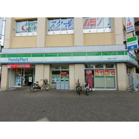 コンビニ　ファミリーマート（コンビニ）まで160m