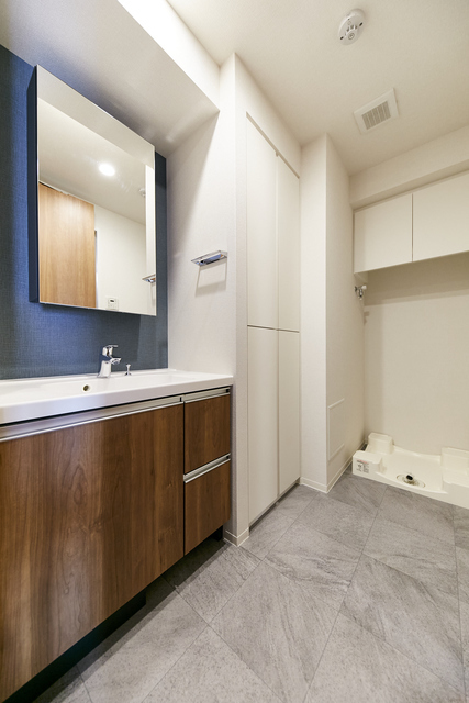 洗面設備　※写真は同タイプ住戸です。