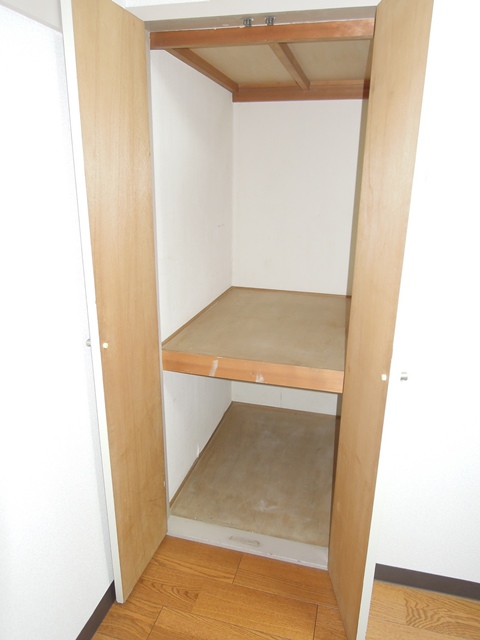 収納　洋室収納