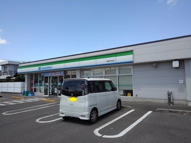 コンビニ　ファミリーマート観音寺柞田店（コンビニ）まで900m