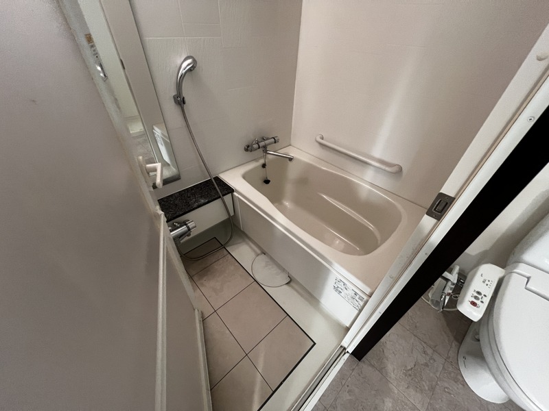 バス・シャワールーム　ゆったり使えるバスルーム