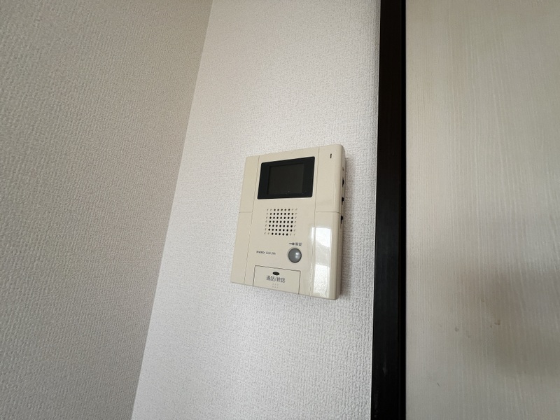 セキュリティ　モニター付きインターホン完備