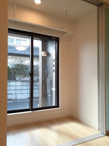 バルコニー　陽当たり良好なバルコニーです