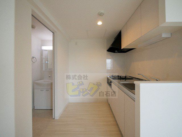 キッチン　人気で使用しやすい独立型システムキッチンです♪