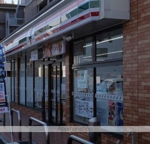 コンビニ　セブンイレブン（コンビニ）まで165m