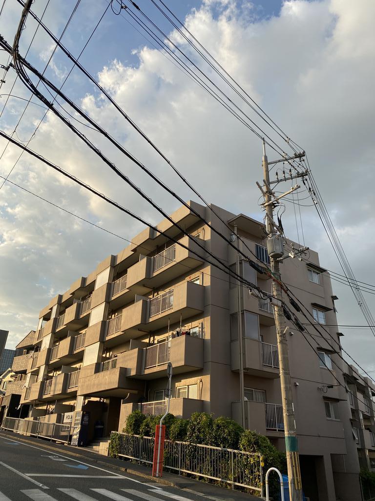 長岡京市神足のマンションの建物外観