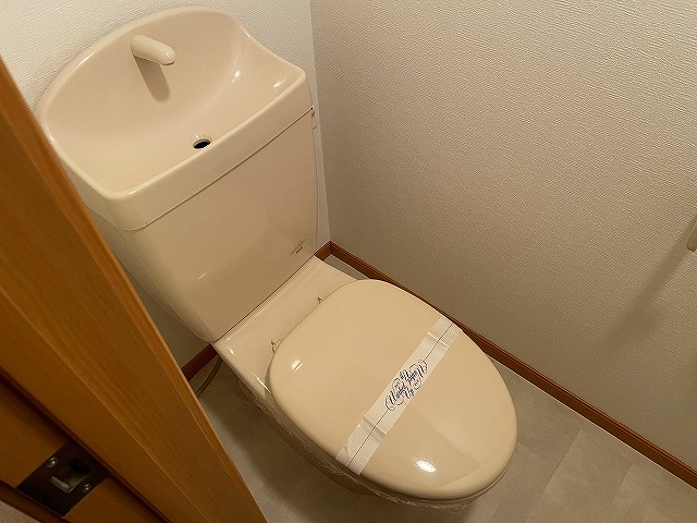 トイレ　ウォシュレット付です！